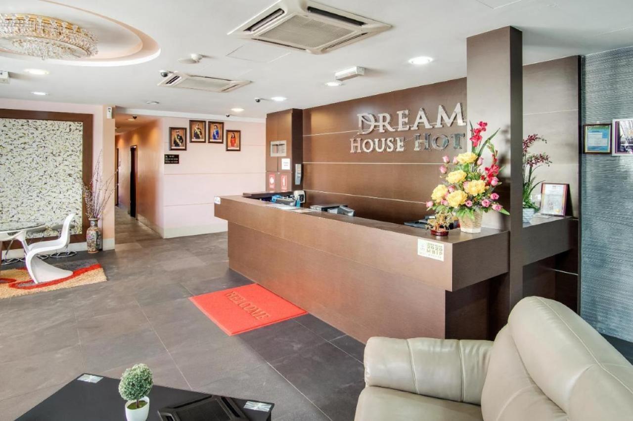 Dream House Hotel Skudai Kültér fotó